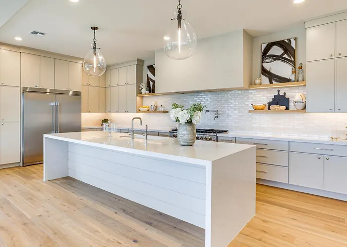 Upscale Oasis! Luxe Chandler Gem W/ Patio Holiday home *