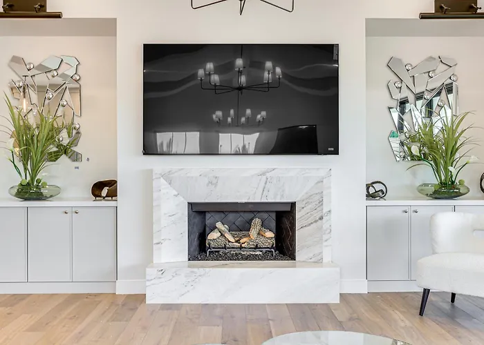 Upscale Oasis! Luxe Chandler Gem W/ Patio Holiday home