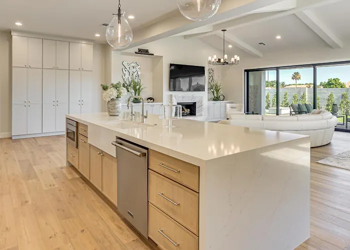 Holiday home Upscale Oasis! Luxe Chandler Gem W/ Patio *