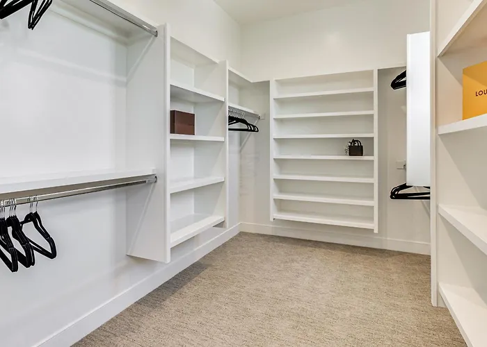 Upscale Oasis! Luxe Chandler Gem W/ Patio Holiday home