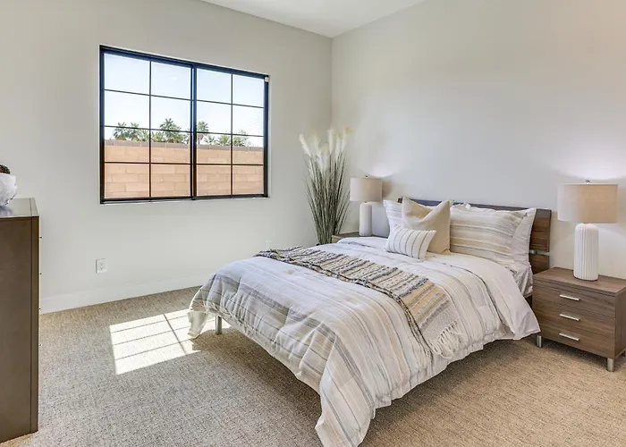 Holiday home Upscale Oasis! Luxe Chandler Gem W/ Patio *